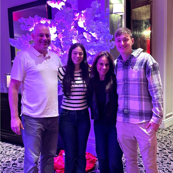 🦋SARI IS LIVE🦋 - Picture 3 of 3